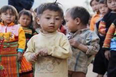 Trẻ em vùng cao khổ cùng cực với cái rét cắt da cắt thịt